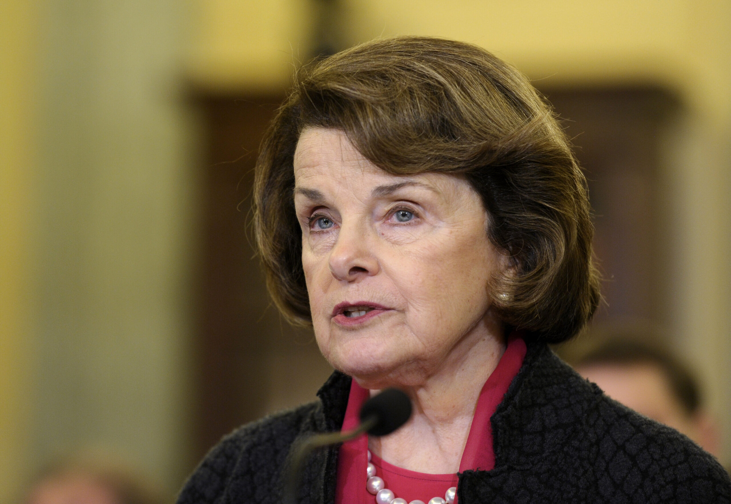 Dianne Feinstein derides GOP attacks on Hillary Clinton over Benghazi report