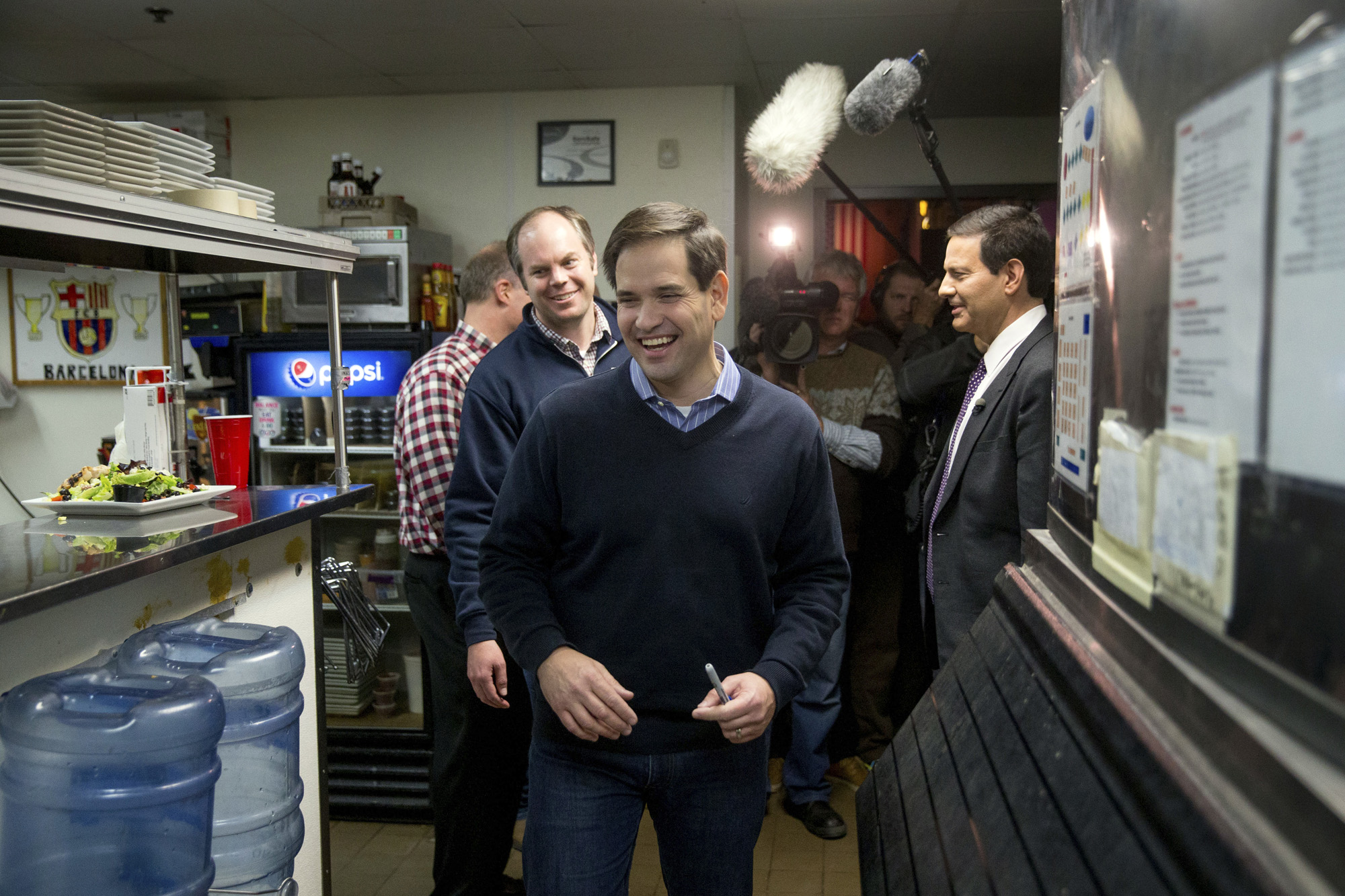Rubio looks to turn tide in Iowa with debate