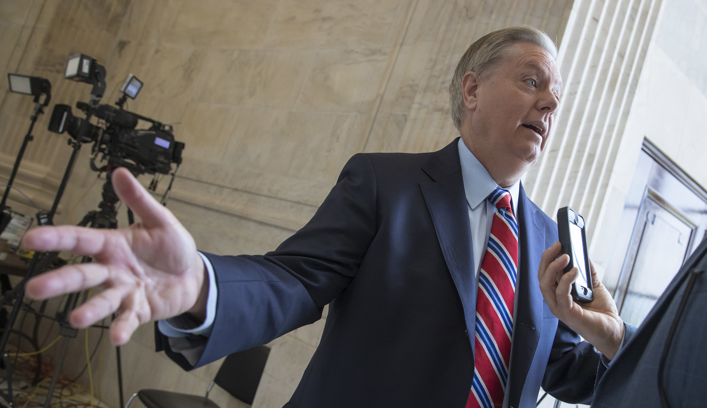 Lindsey Graham: Trump may derail his presidency by talking ‘inappropriately’ about Russia investigations