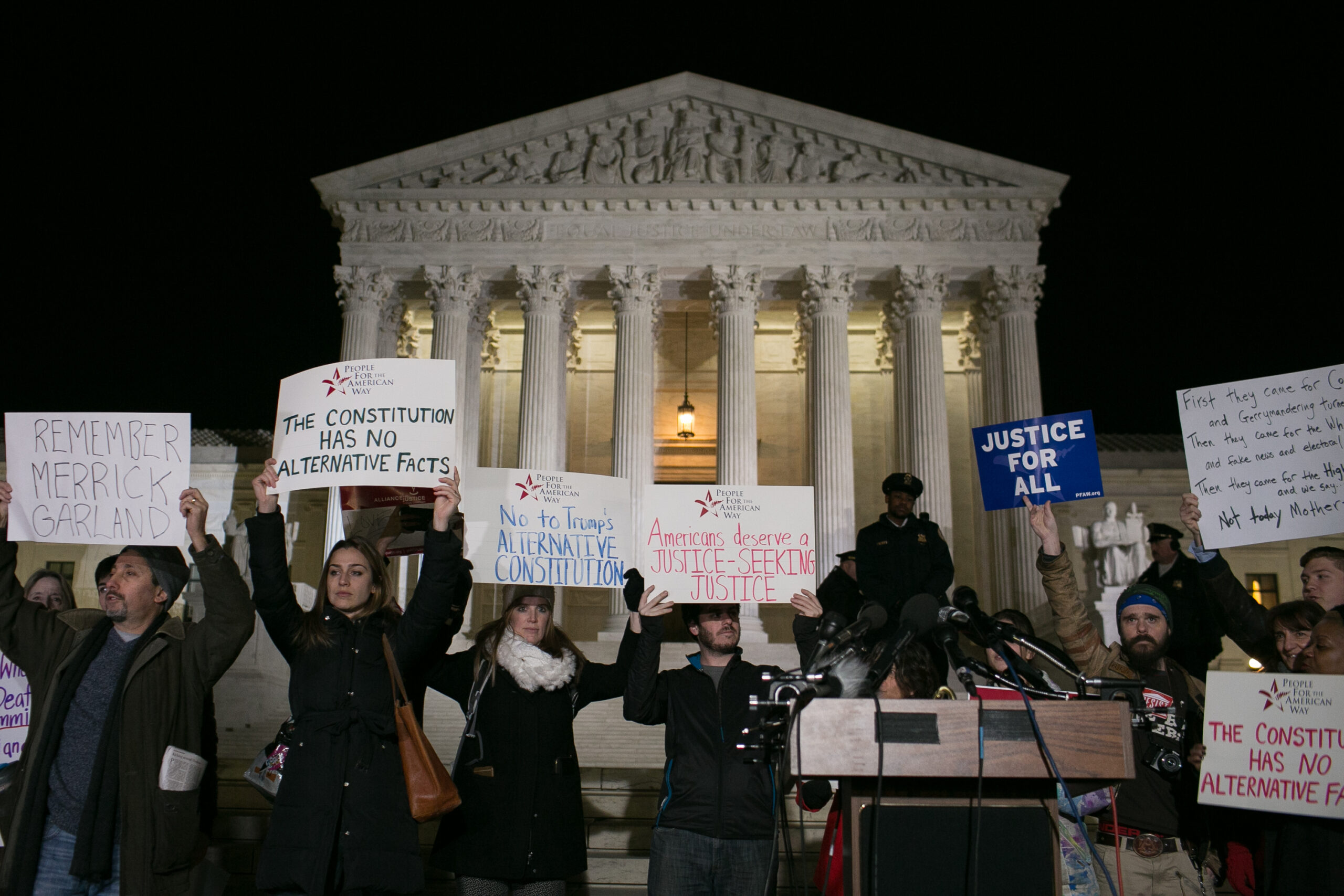 Byron York: Dems escalate anti-Trump offensive