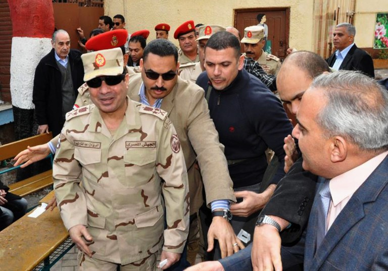 Egyptian military backs army chief for president
