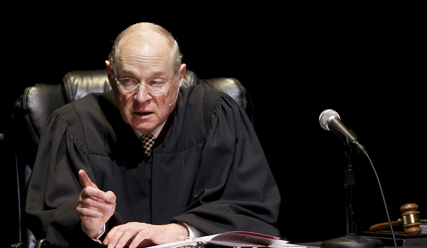 Anthony Kennedy keeps Trump’s travel ban in place with temporary Supreme Court order