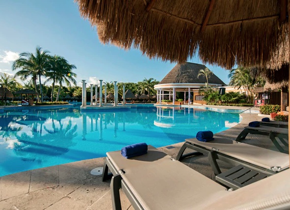 Pool bar at the Iberostar Paraiso del Mar near Cancun where alcohol poisons have been reported.