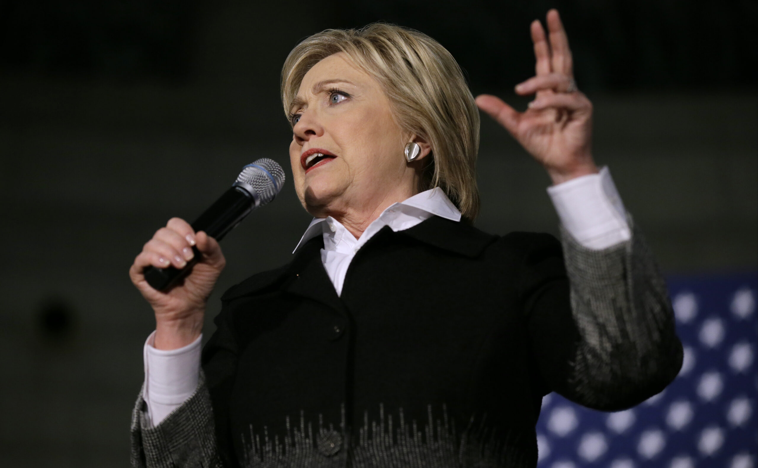 Clinton to fight back in Miami debate