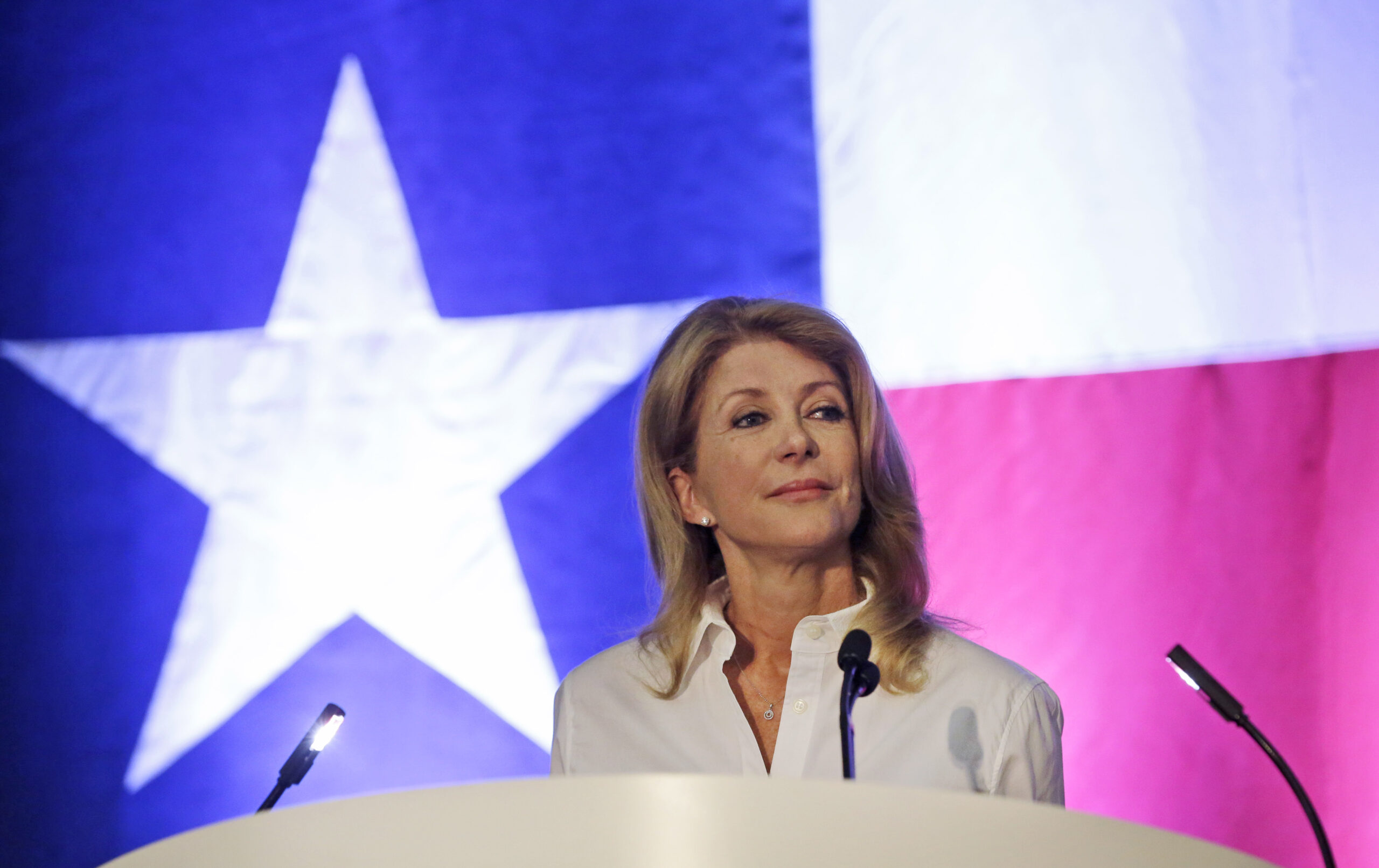 Underdog Davis insists she’ll win governor’s race