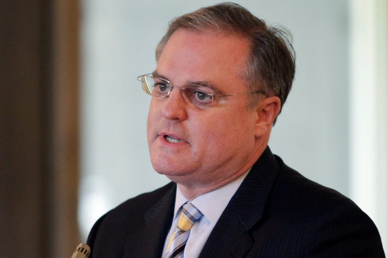 Sen. Mark Pryor, D-Ark., speaks to a meeting of university officials in Little Rock, Ark. (AP Photo/Danny Johnston, File)