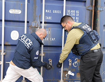 Border war turns from illegals to Mexican cartels &mdash; gun, drug seizures up
