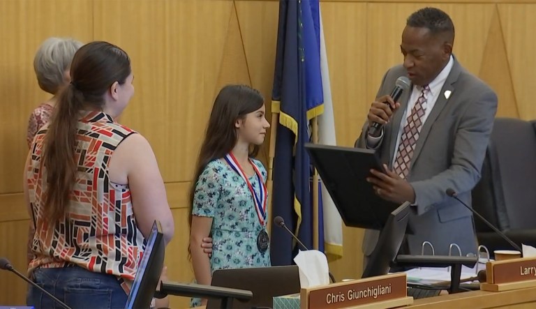 Young Nevada girl who shielded brother during shooting awarded medal