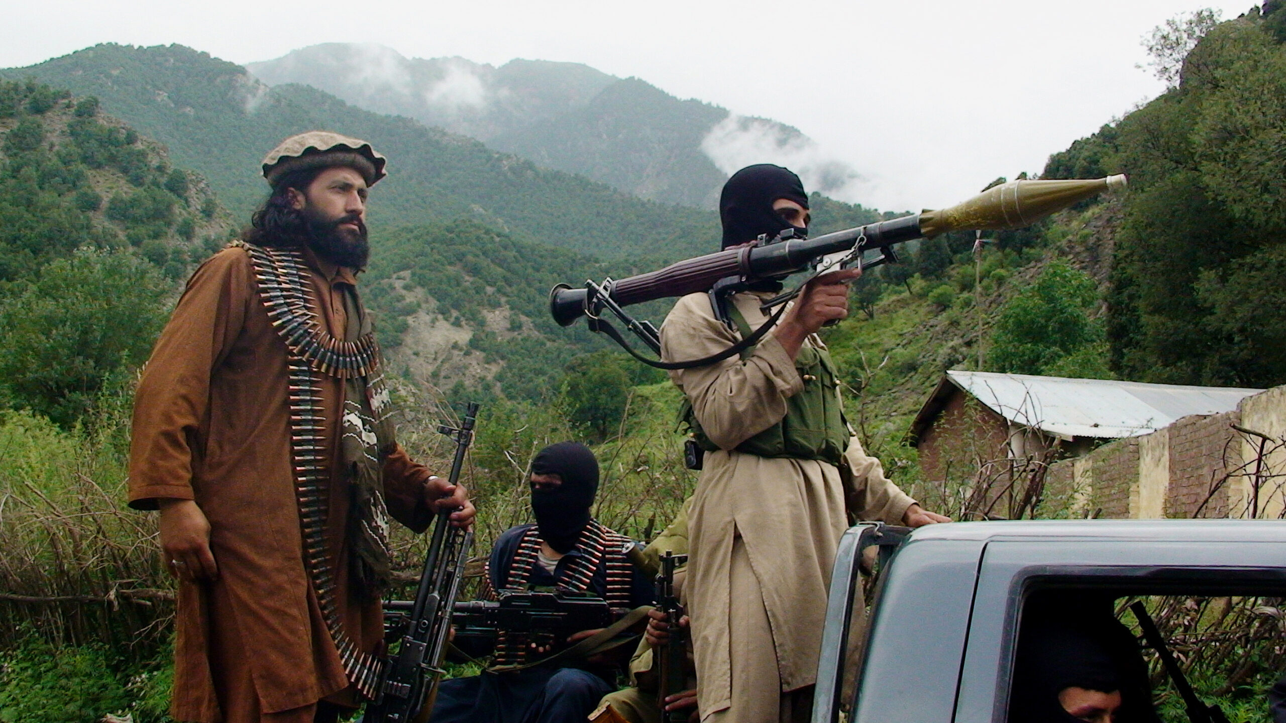 Pakistan army launches offensive against militants
