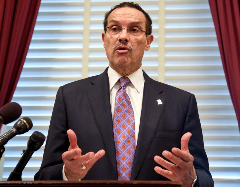  FILE - In this May 29, 2012 file photo, Washington Mayor Vincent Gray speaks at a news conference on Capitol Hill in Washington. A federal grand jury is investigating the awarding of the $38 million contract to run the District of Columbia lottery, a process that raises further questions about corruption in a city government already beleaguered by criminal prosecutions. (AP Photo/J. Scott Applewhite, File)  