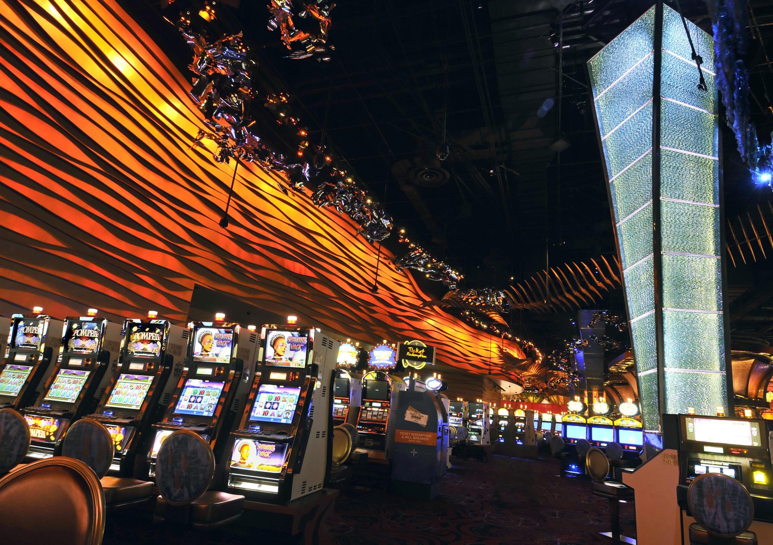 Online gaming sites boost Foxwoods, Mohegan Sun