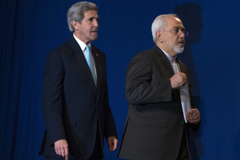 US Secretary of State John Kerry, left, and Iranian Foreign Minister Javad Zarif to meet Monday to discuss the Iran nuclear deal. (AP Photo/Brendan Smialowski, Pool)