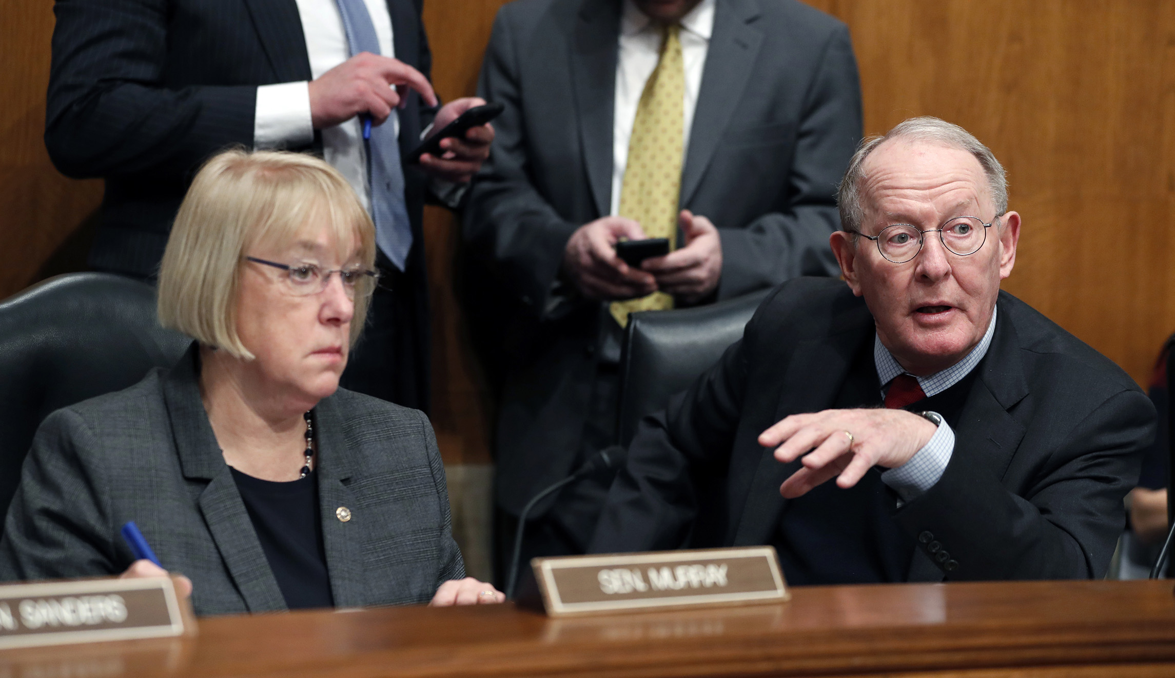 Senate panel debates how to help states with Obamacare