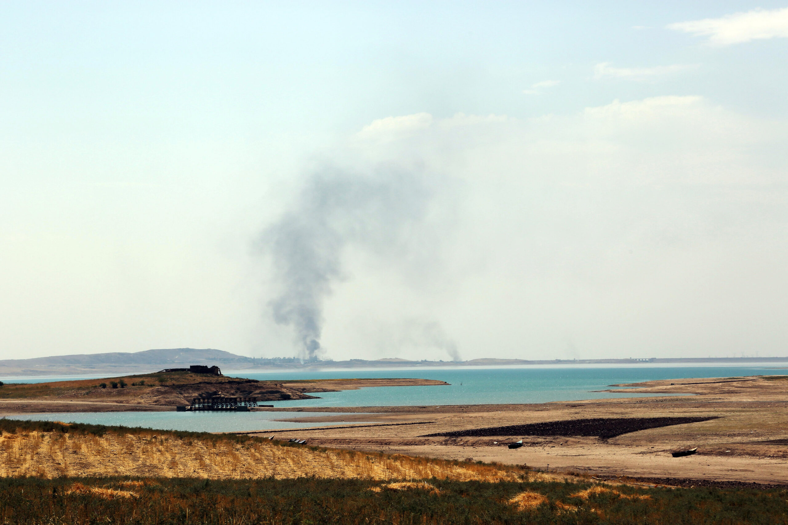 U.S. airstrikes hit ISIS near Haditha, Mosul dams