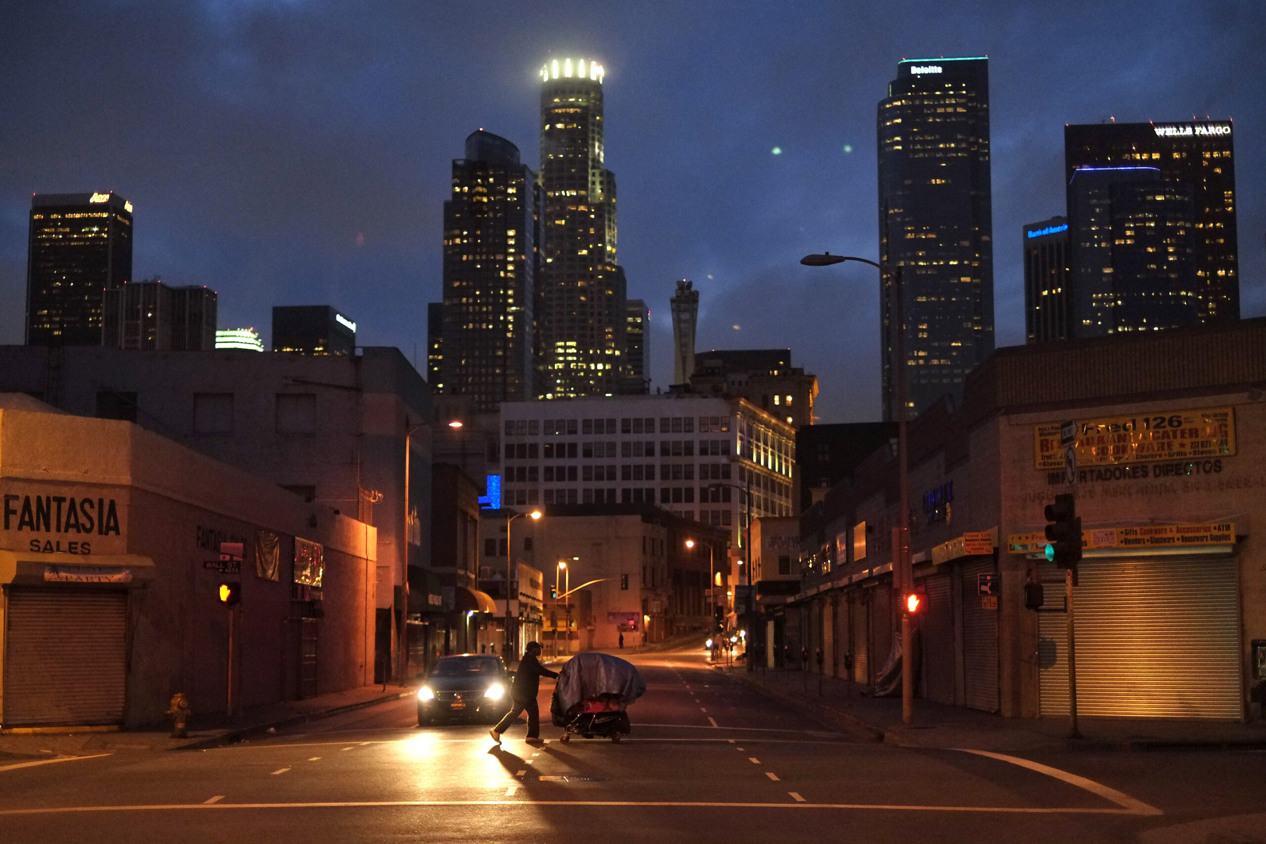 AP survey: US income gap is holding back economy