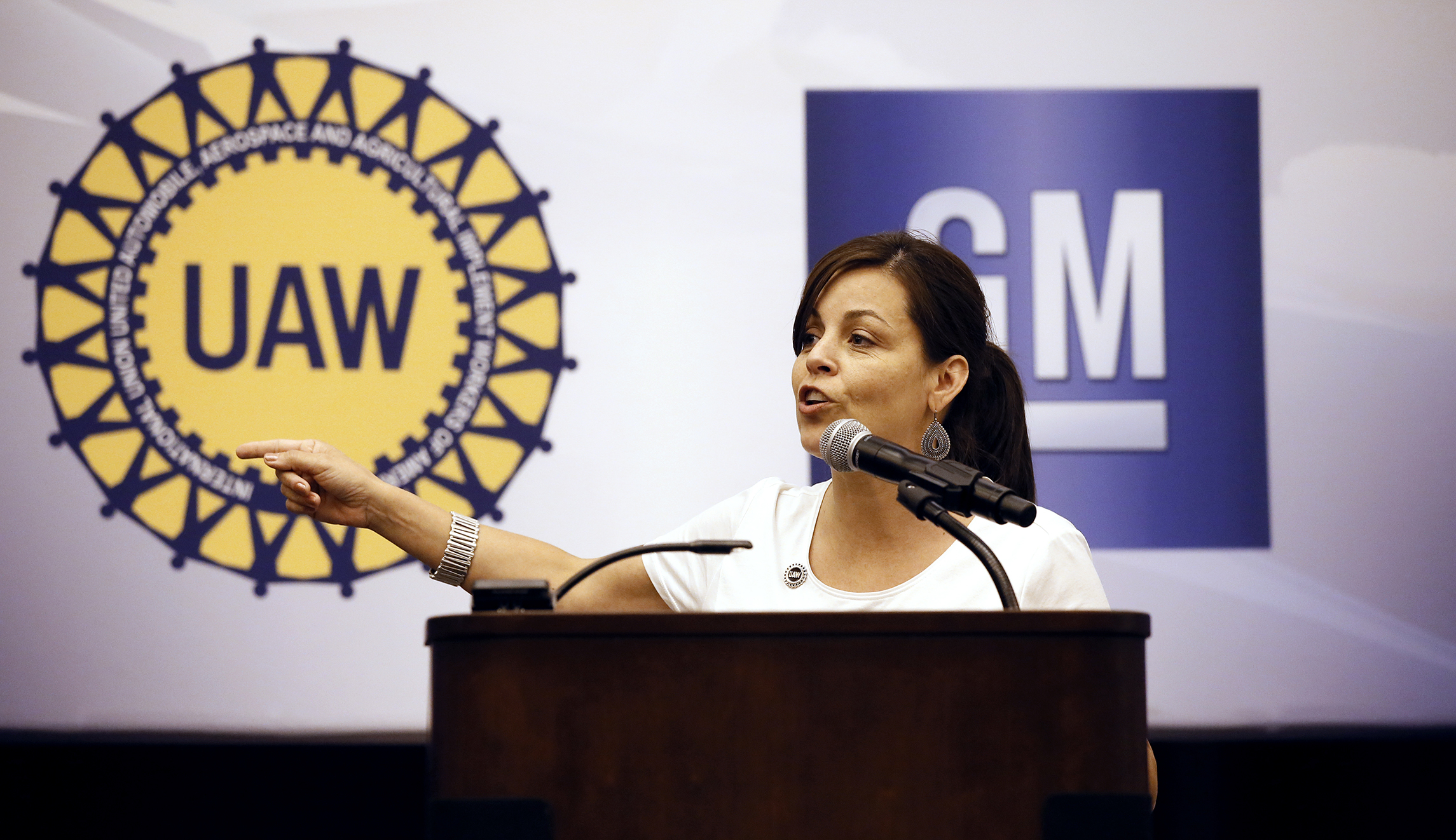 Top UAW official re-elected as feds investigate her role in corruption scandal