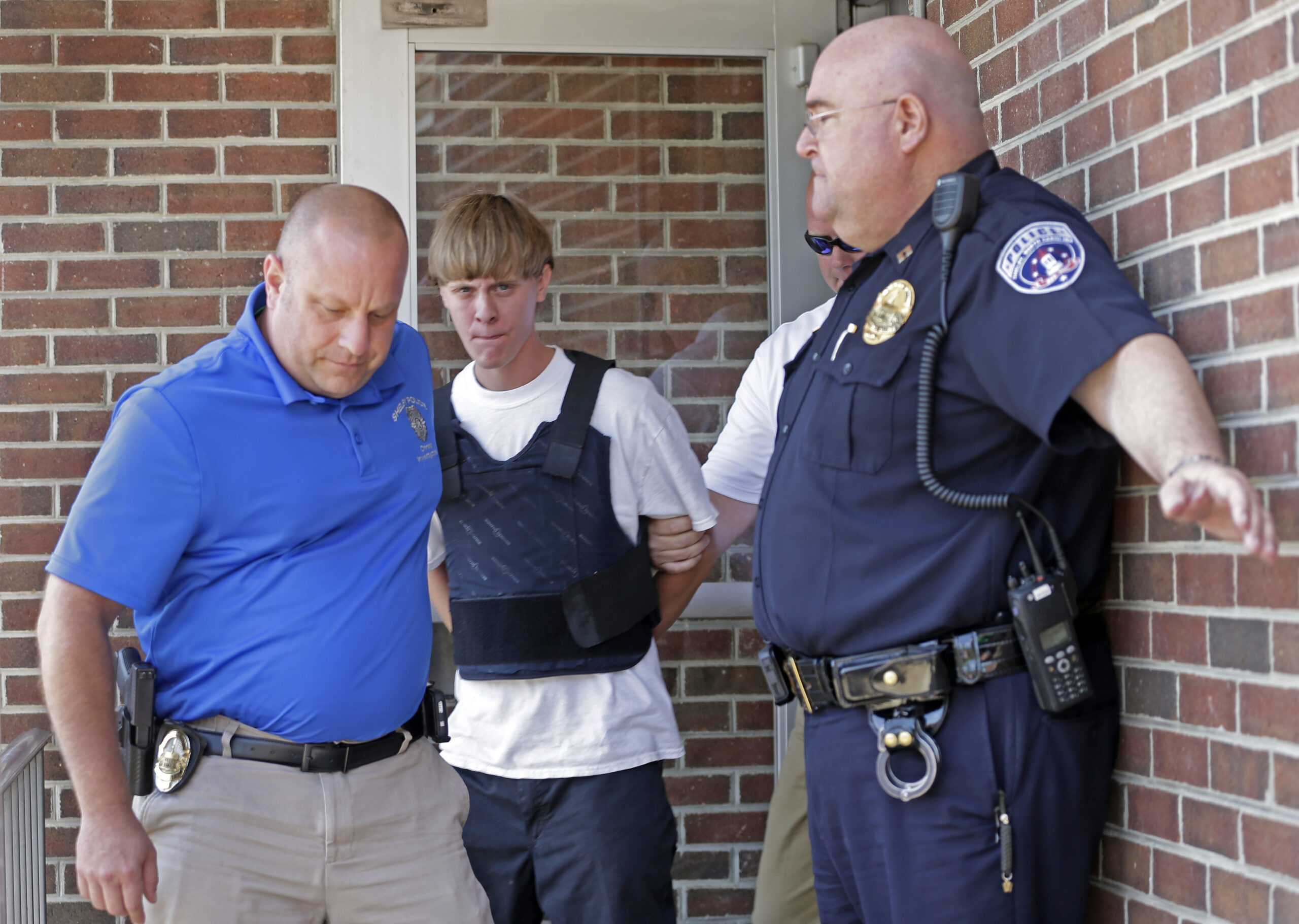 Charleston church shooting suspect confesses to authorities