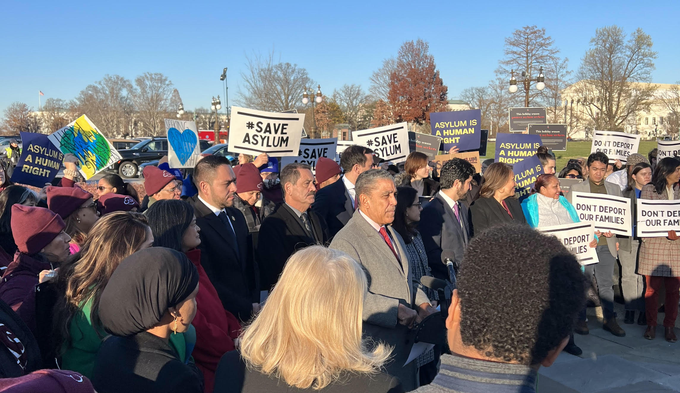 Progressives warn Biden against trading border reforms for Ukraine aid