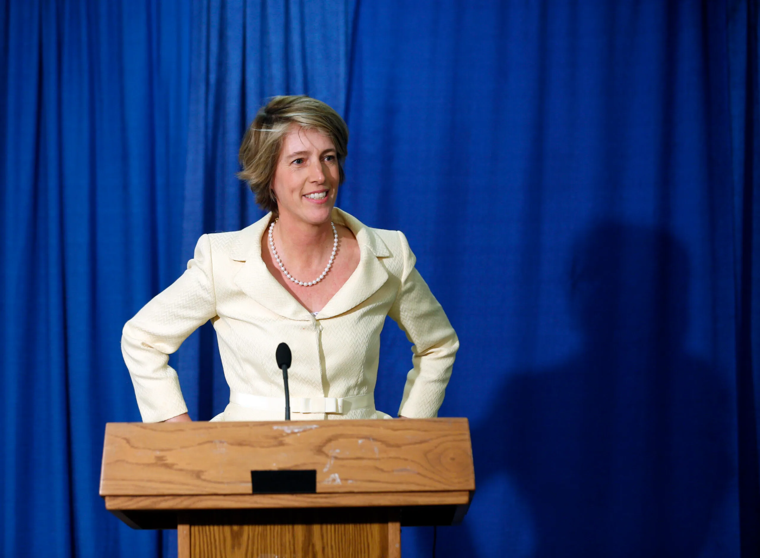 Governor hopeful begins New York primary challenge