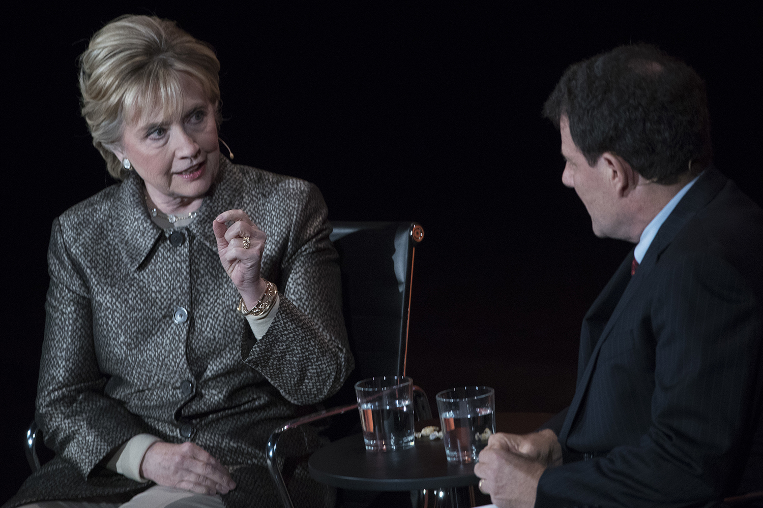 Hillary Clinton wants an independent commission to investigate Russia