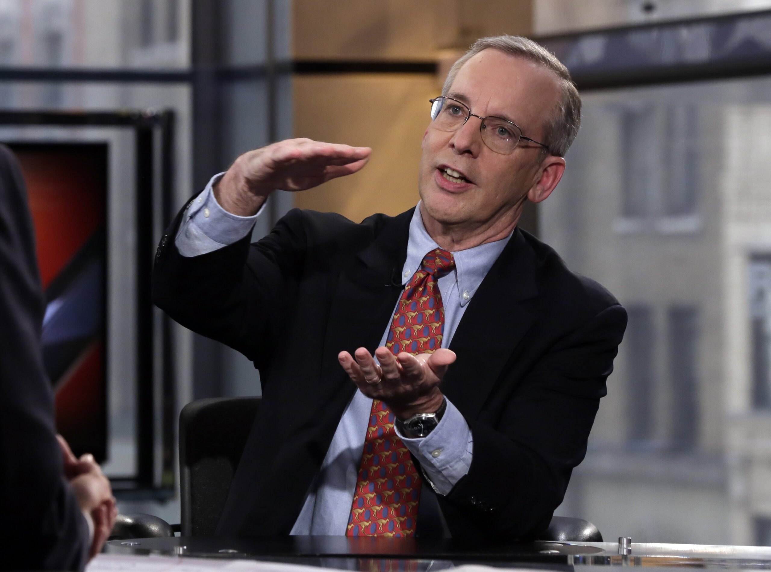 Expect market turbulence when rates rise, Fed official says