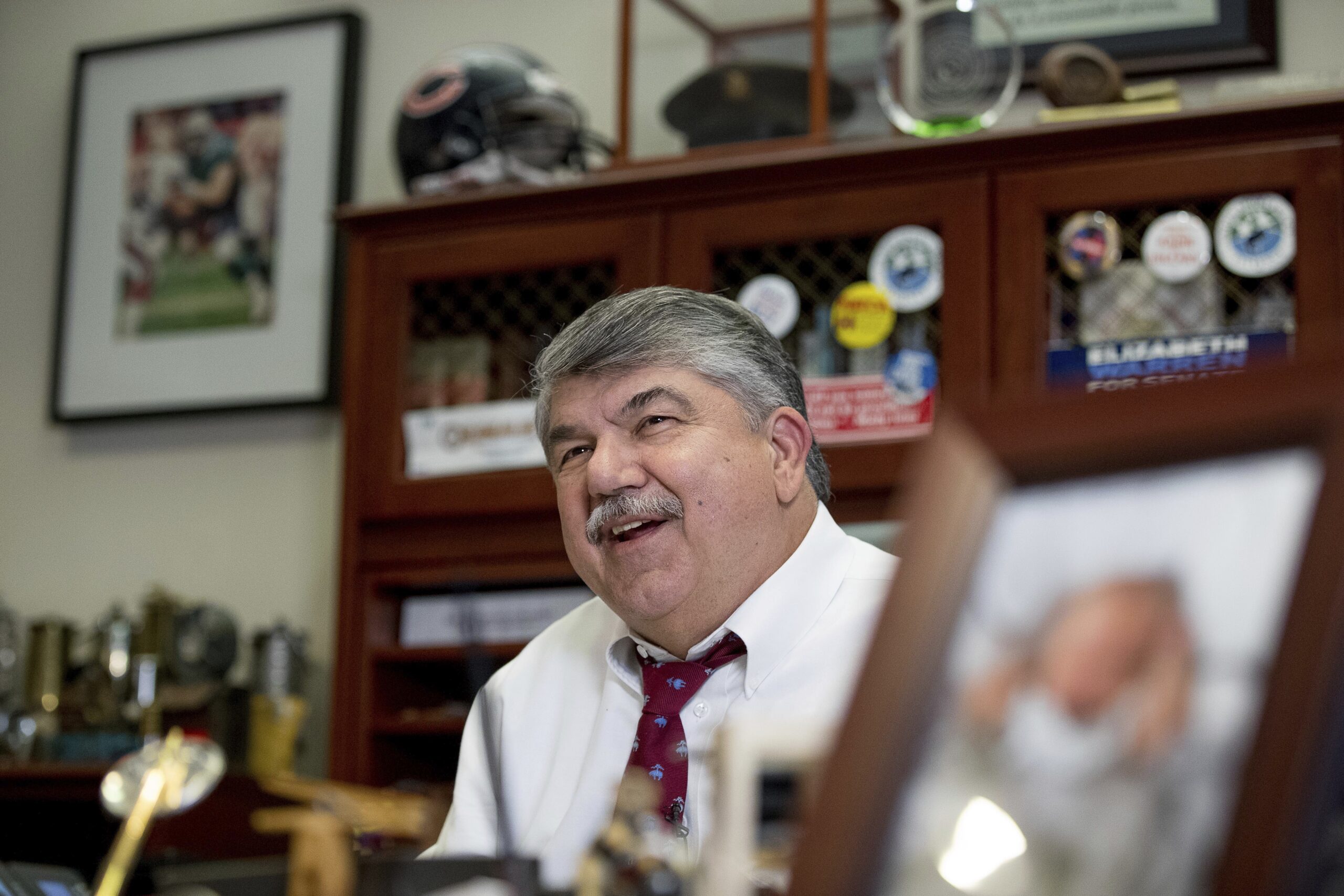 AFL-CIO takes media’s side in war with Trump