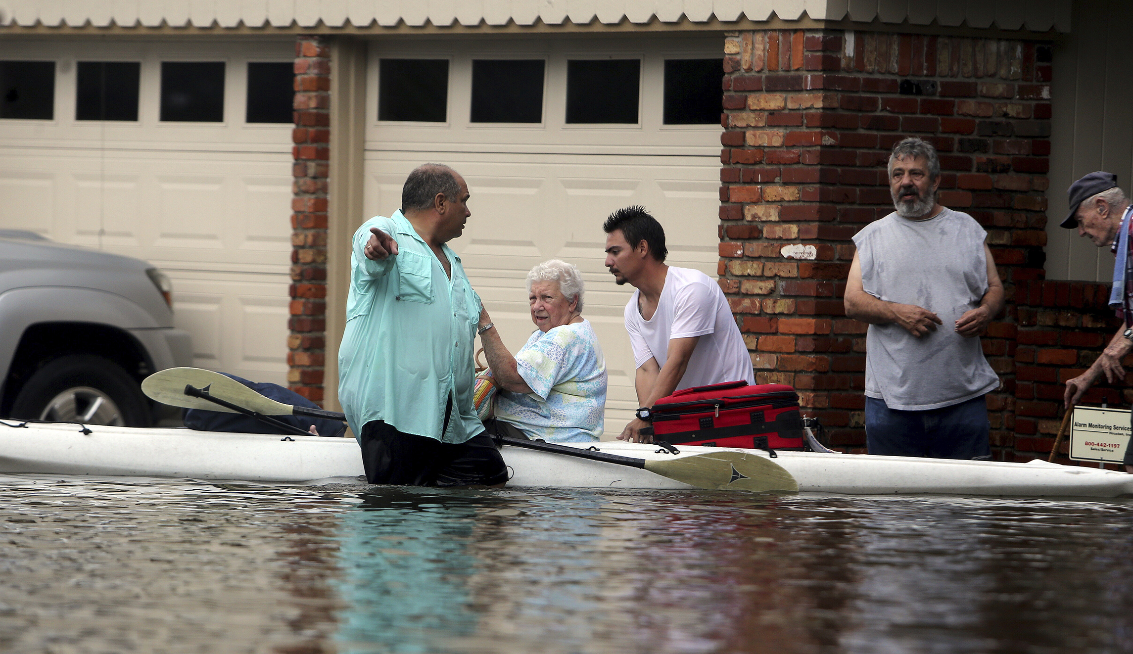 Former President George H.W. Bush and first lady Barbara Bush: ‘Our hearts are in Houston’