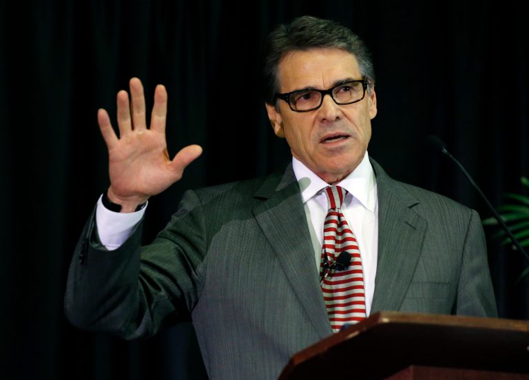 Perry seeks unlimited natural gas and oil exports