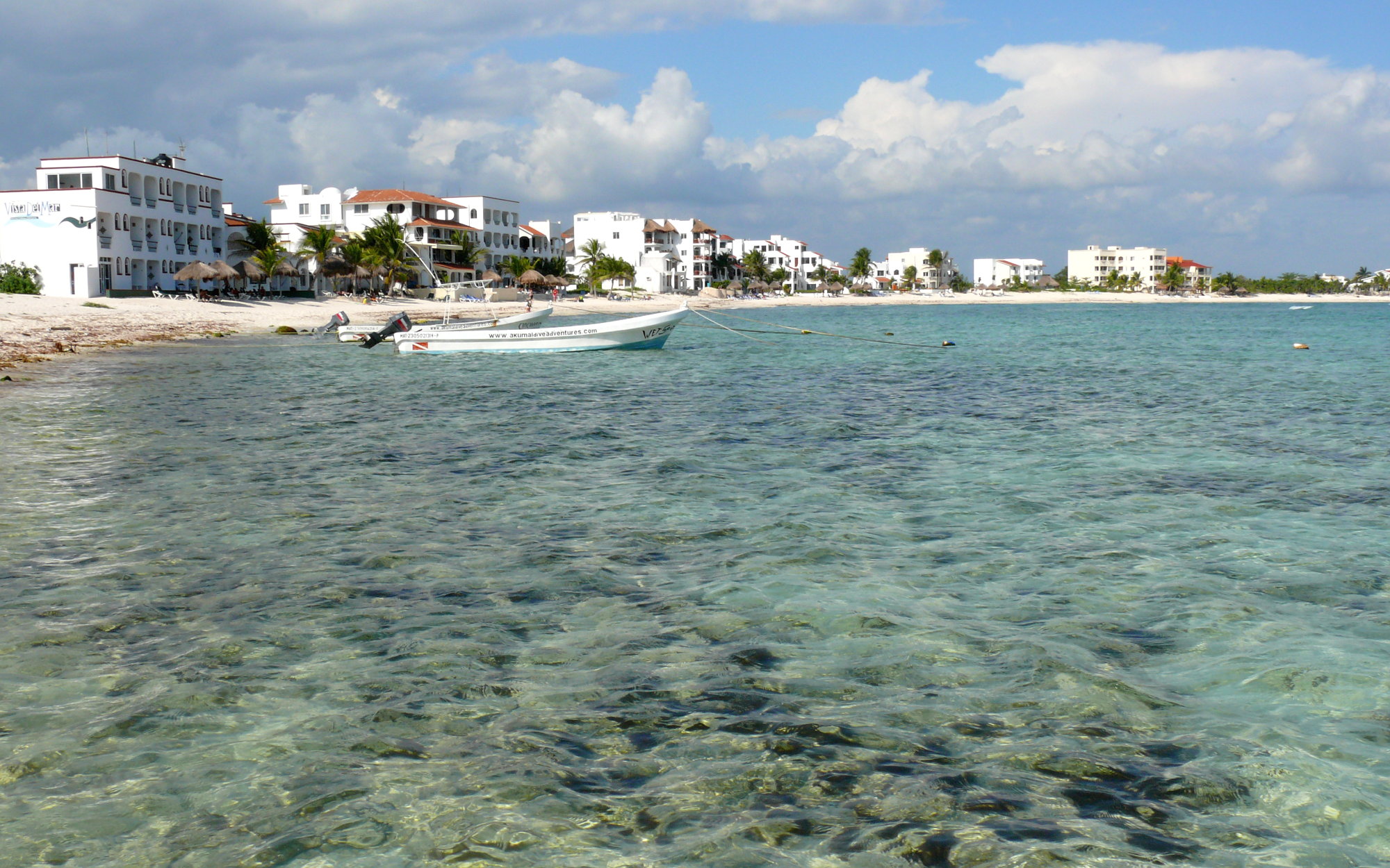 Iowa family of four found dead at Mexico resort