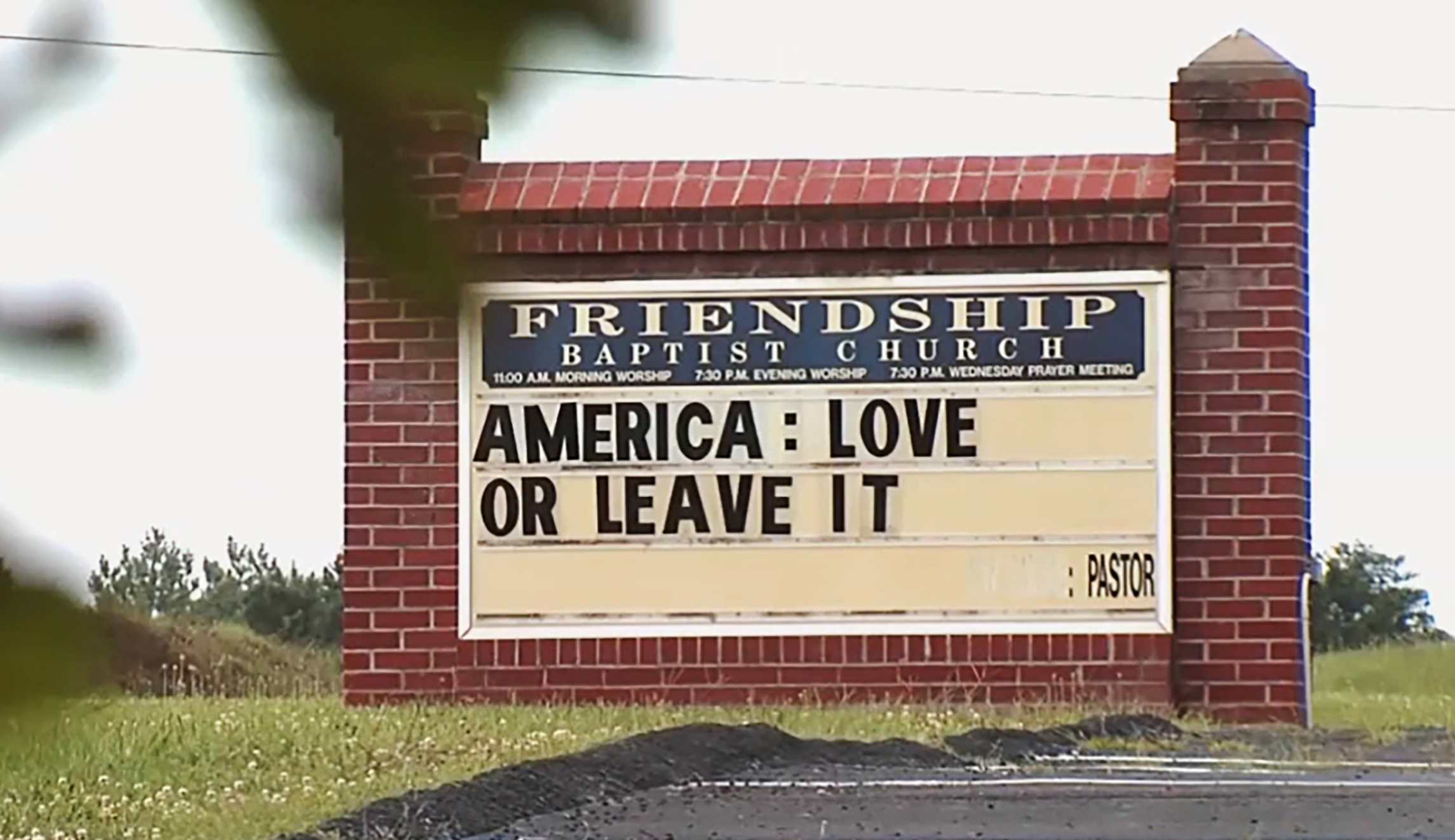 Congregation walks out of service in response to ‘America: Love it or leave it’ sign