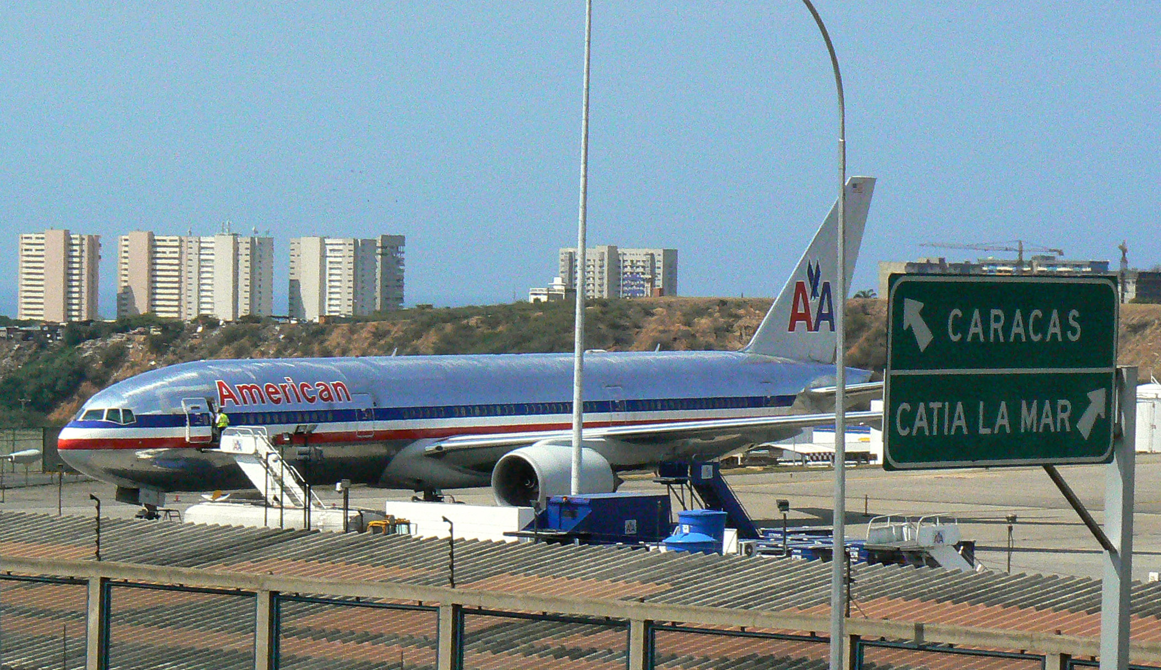 American Airlines suspends flights to Venezuela