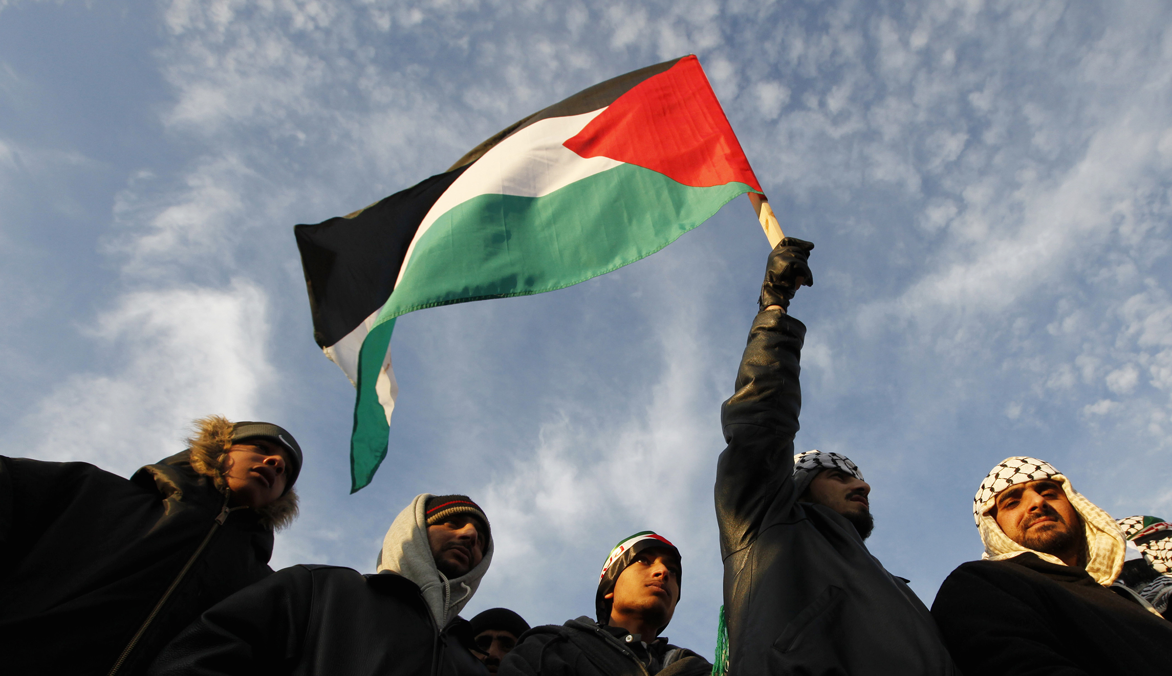 Video shows man’s car surrounded and attacked by pro-Palestinian protesters in Minneapolis