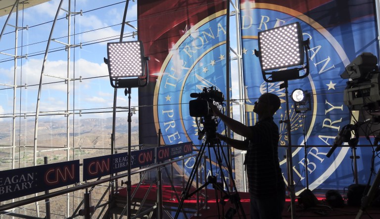 Ronald Reagan Presidential Library threatened by Simi Valley fire