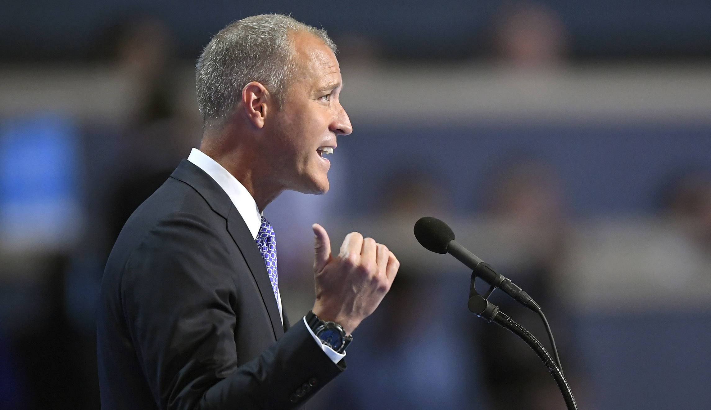 House Democrat asks for delay on leadership vote