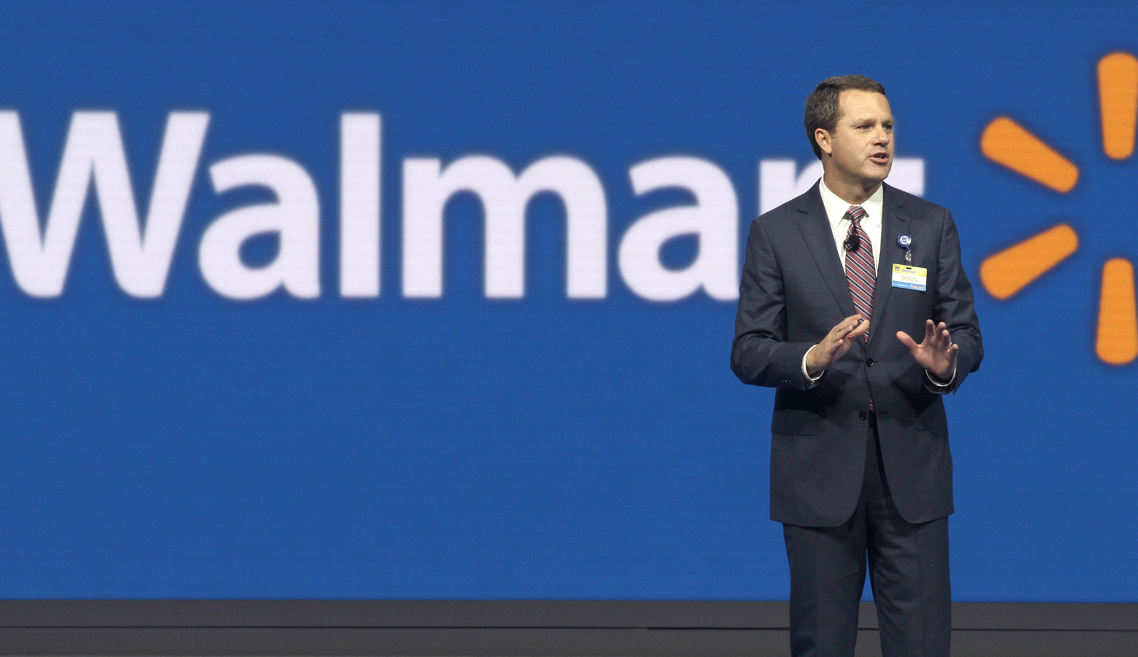 Walmart CEO praises worker ‘heroes’ in El Paso as shooting fears mount