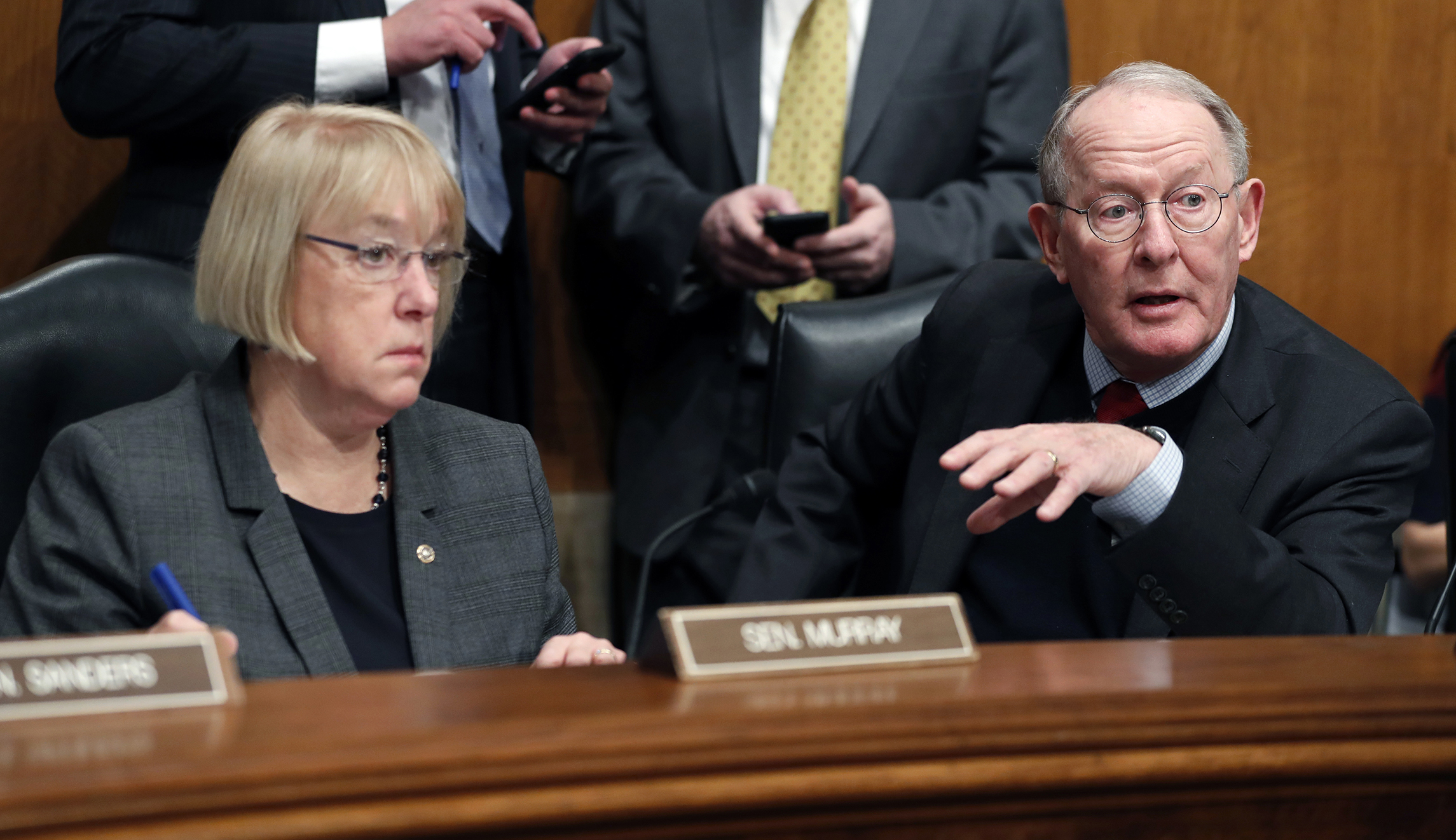 Conservative groups pressure Congress to nix Obamacare bills in spending bill
