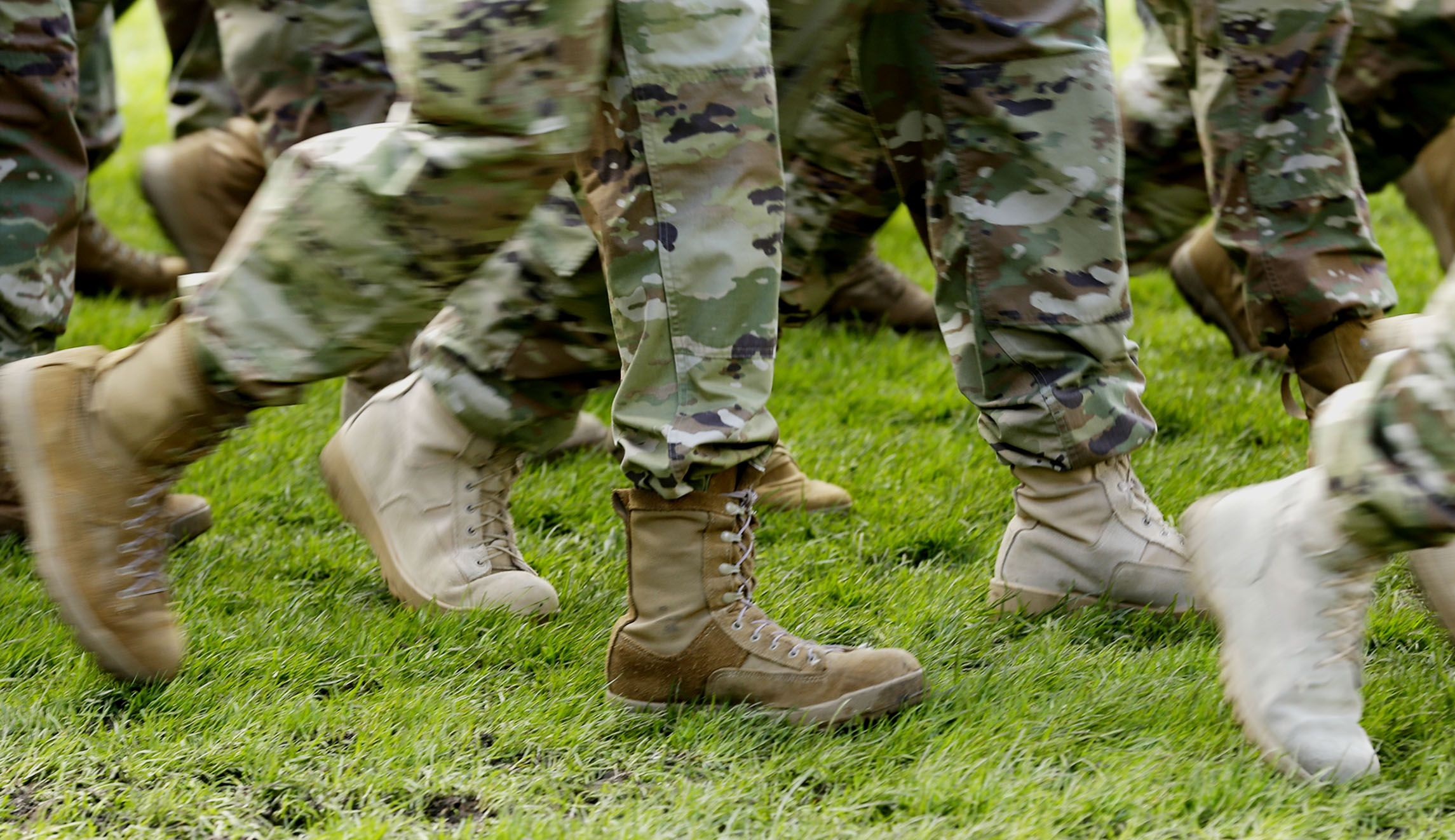 WATCH: Police escort troops bound for Middle East out of Pennsylvania town