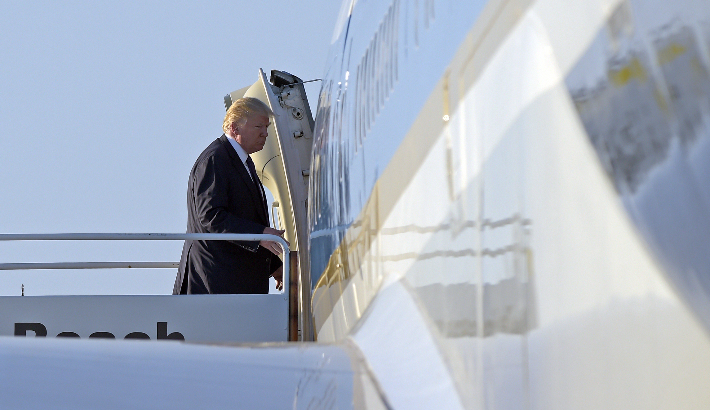 Trump picked out art to take home after canceling visit to WWI cemetery in France: Report