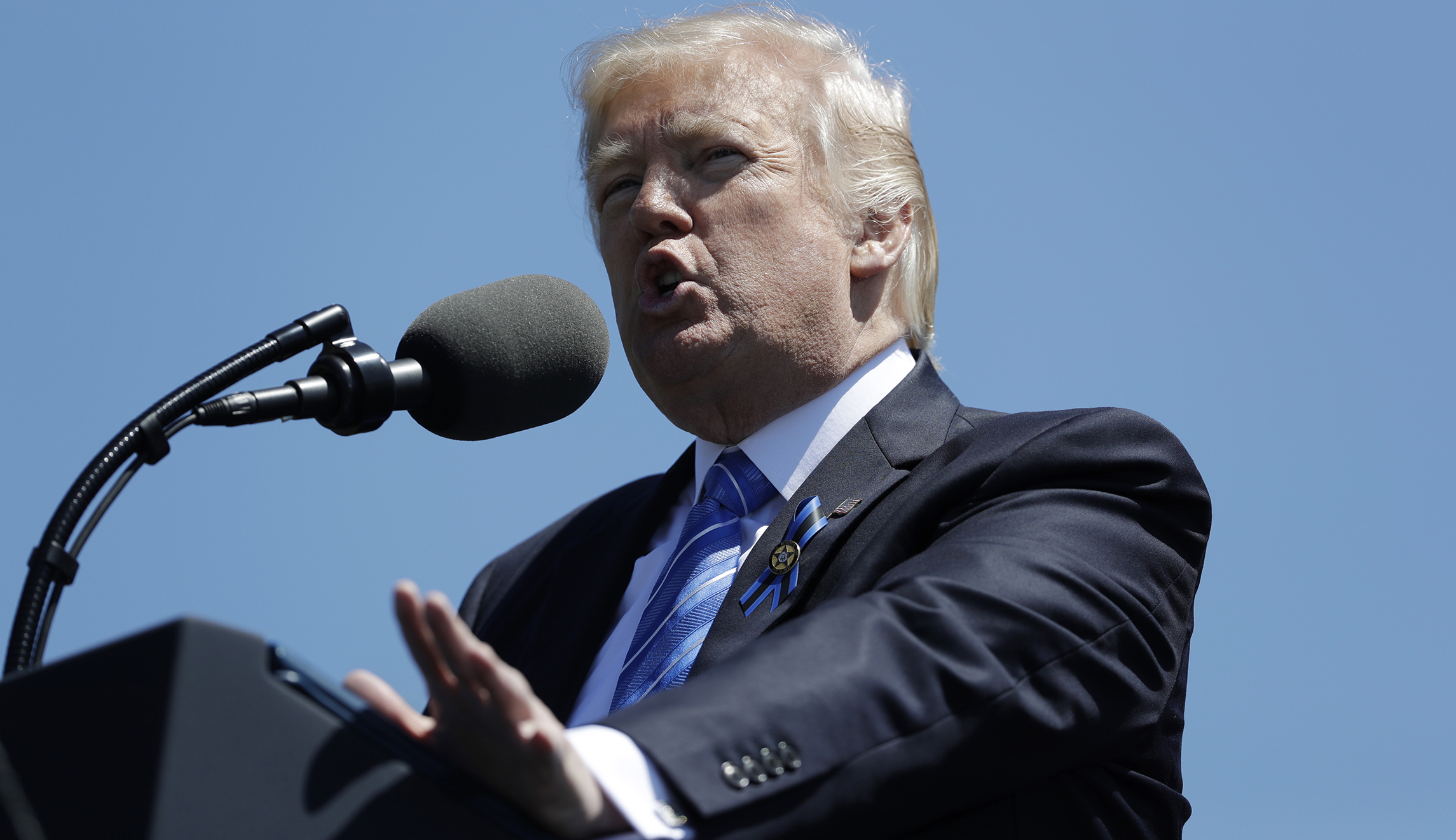 Trump talks trade, nuclear threats, midterm elections at GOP Senate lunch