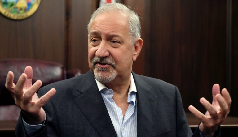 In this Sept. 2, 2016 photo, attorney Mark Geragos talks to the media during a news conference in downtown Los Angeles. 