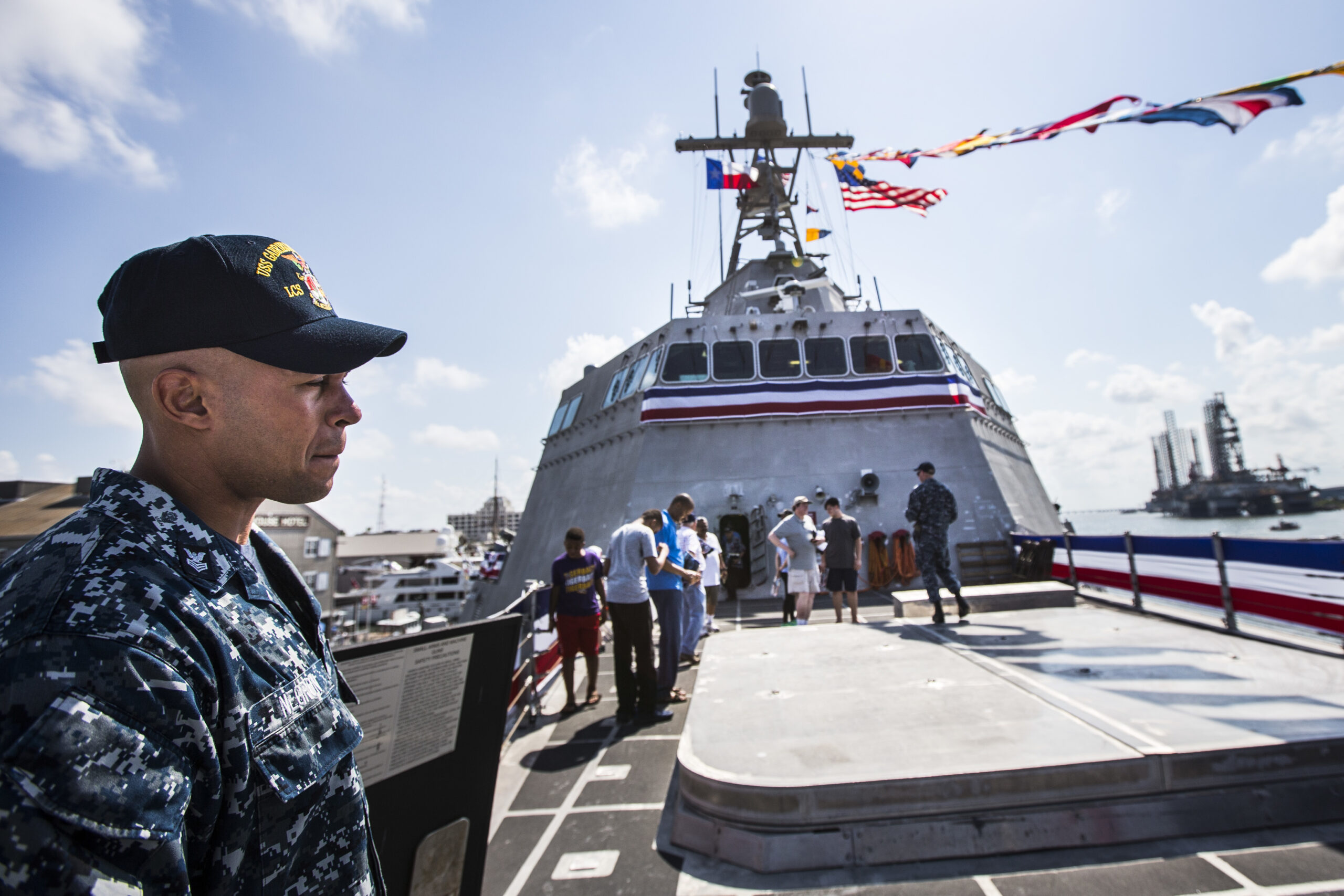 Congress divided over aircraft, ships and space in defense bill
