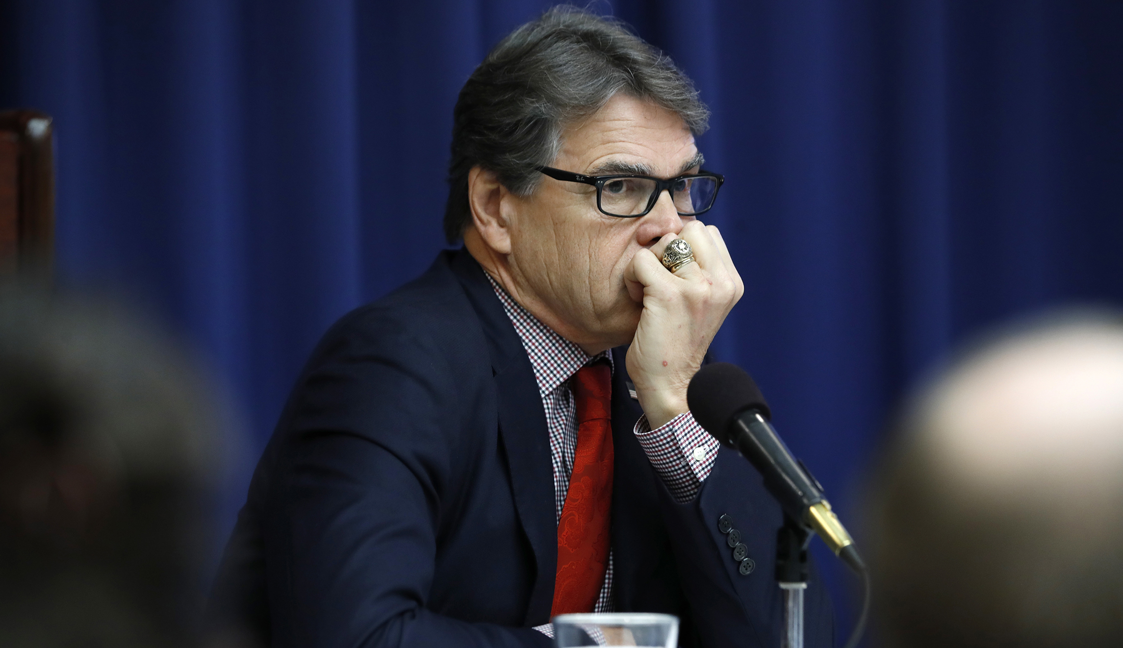 Dishwasher too slow? Rick Perry’s being pressed to fix it