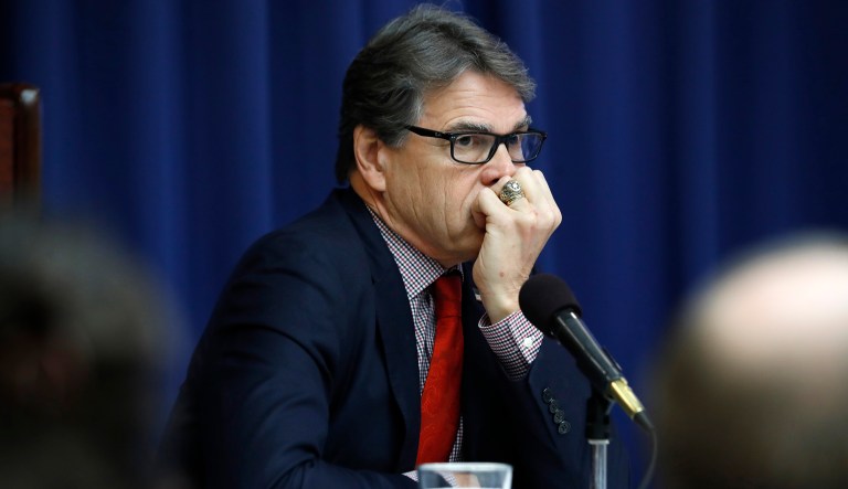 Dishwasher too slow? Rick Perry’s being pressed to fix it
