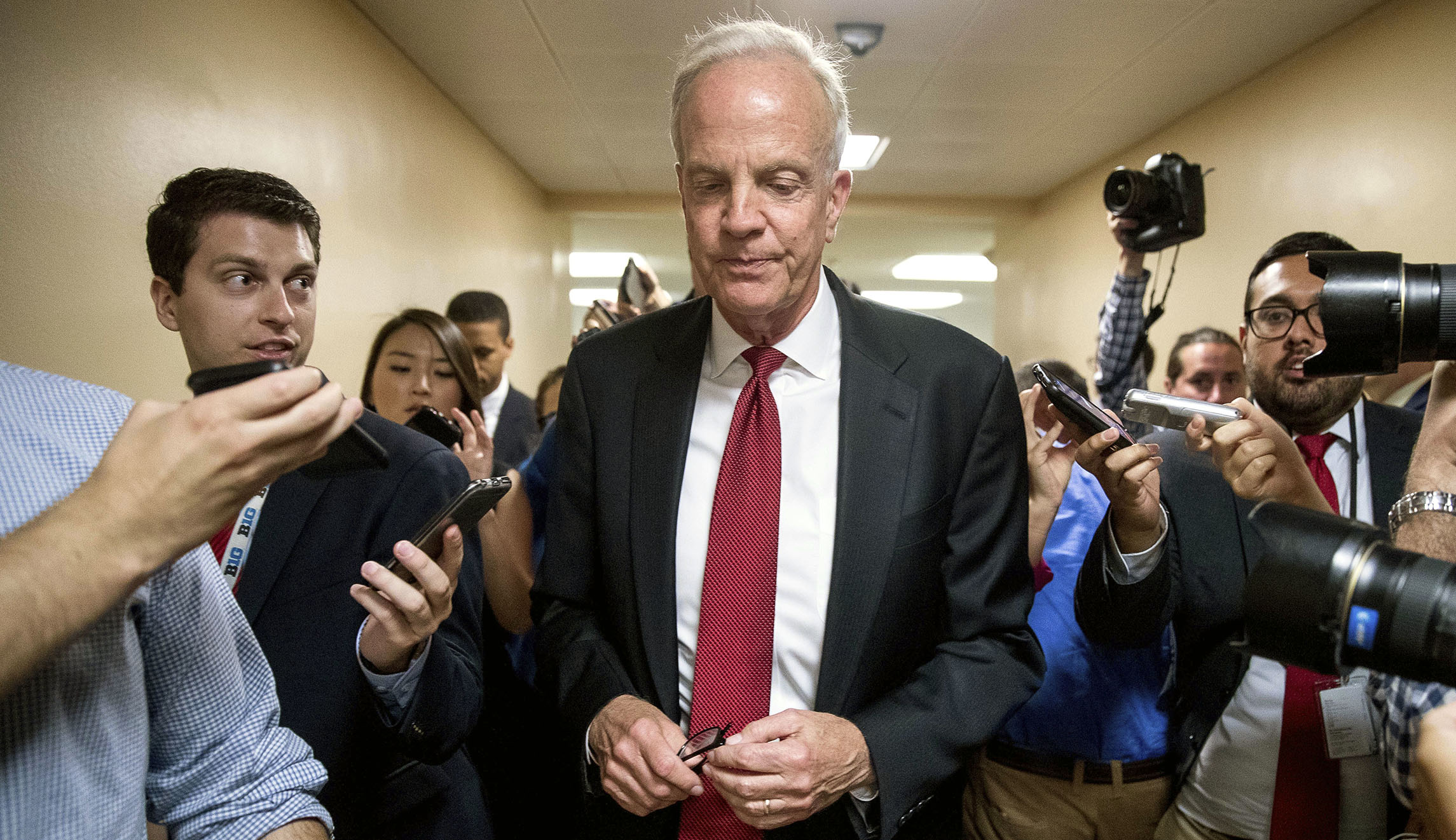 US senator rescued from mountain in Arizona