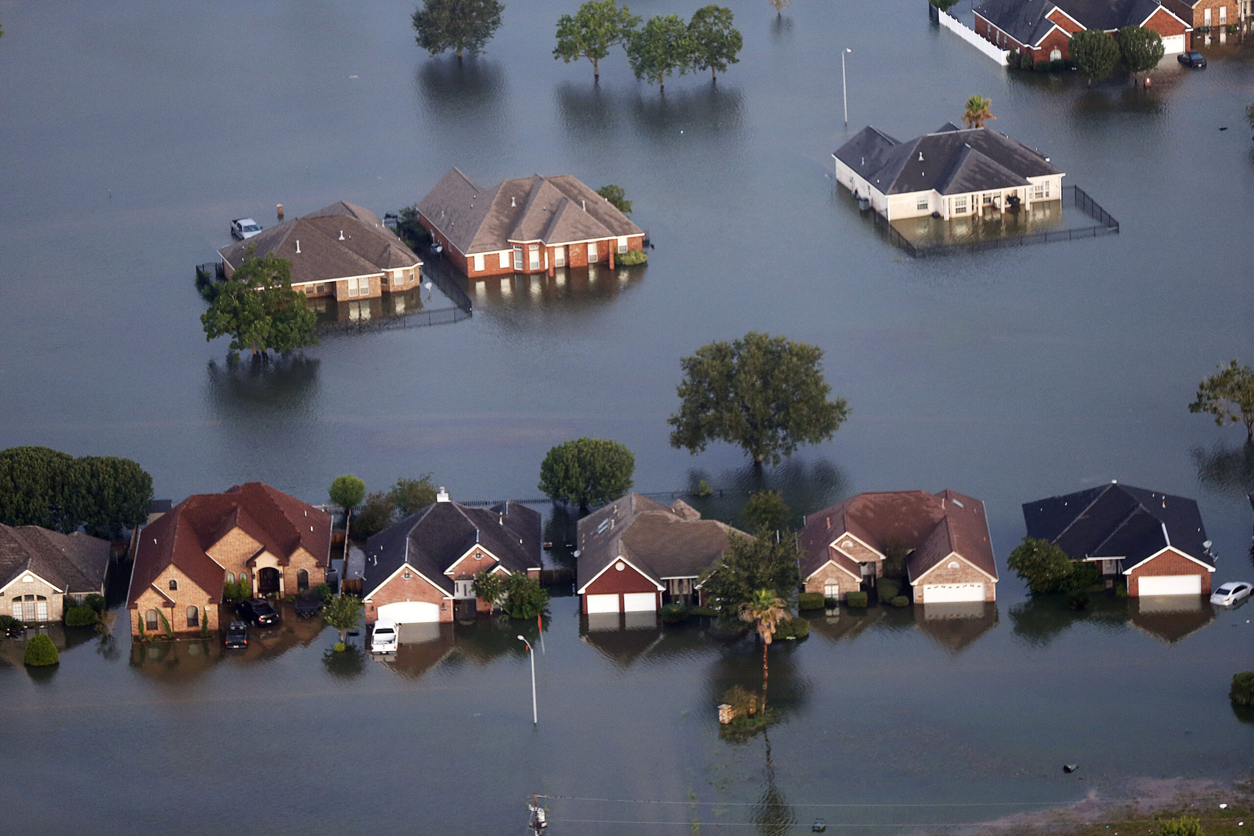 Senate extends troubled flood insurance program without reforms