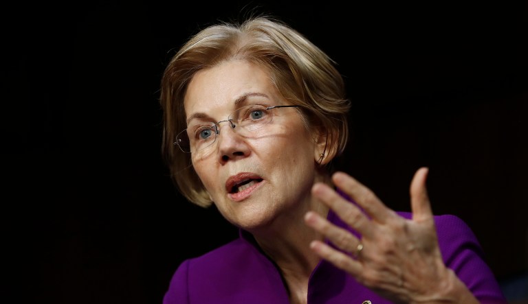 Elizabeth Warren dukes it out with Wells Fargo chief, via Twitter