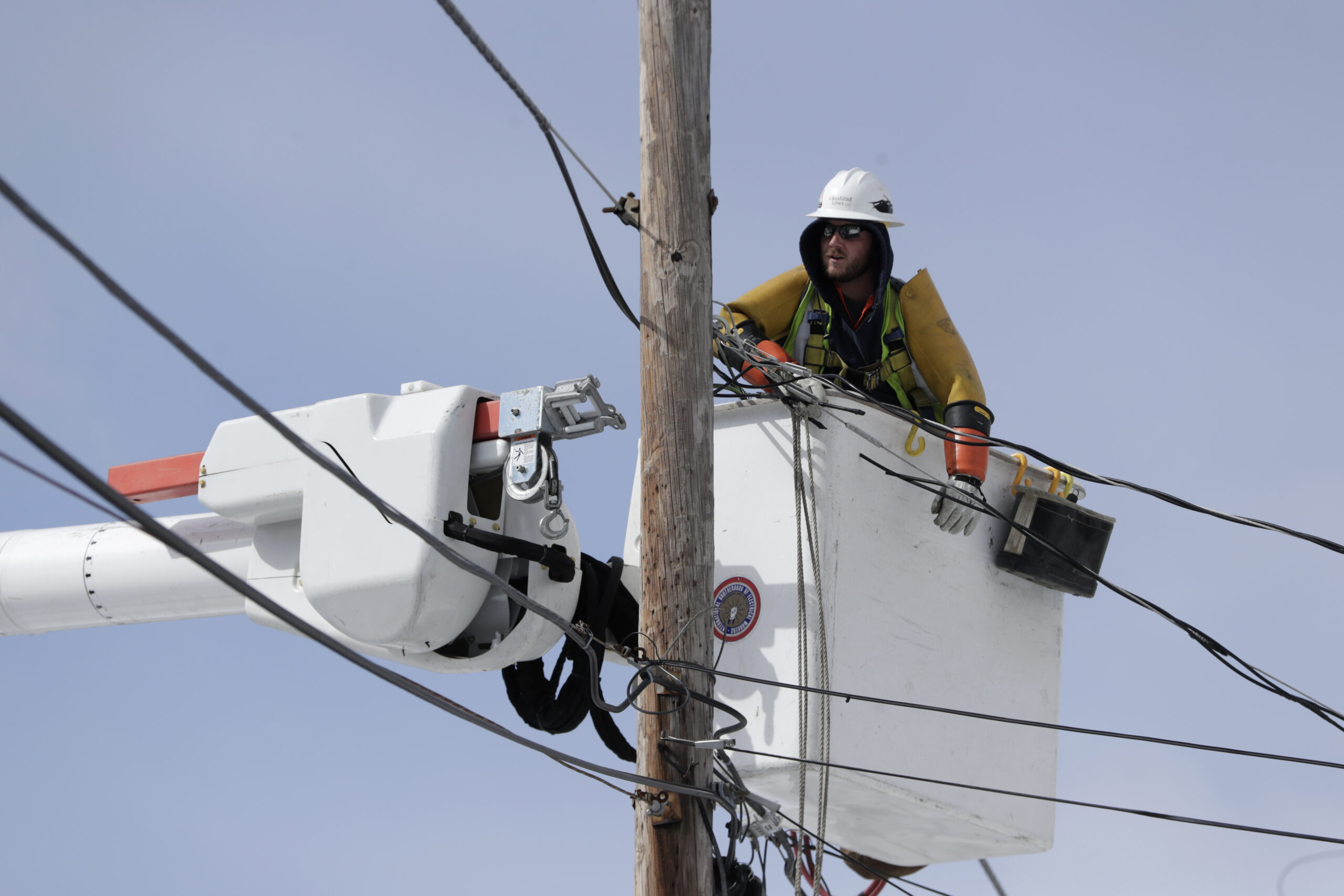 Supporters of vetoed Illinois power line construction bill say the fight isn’t over
