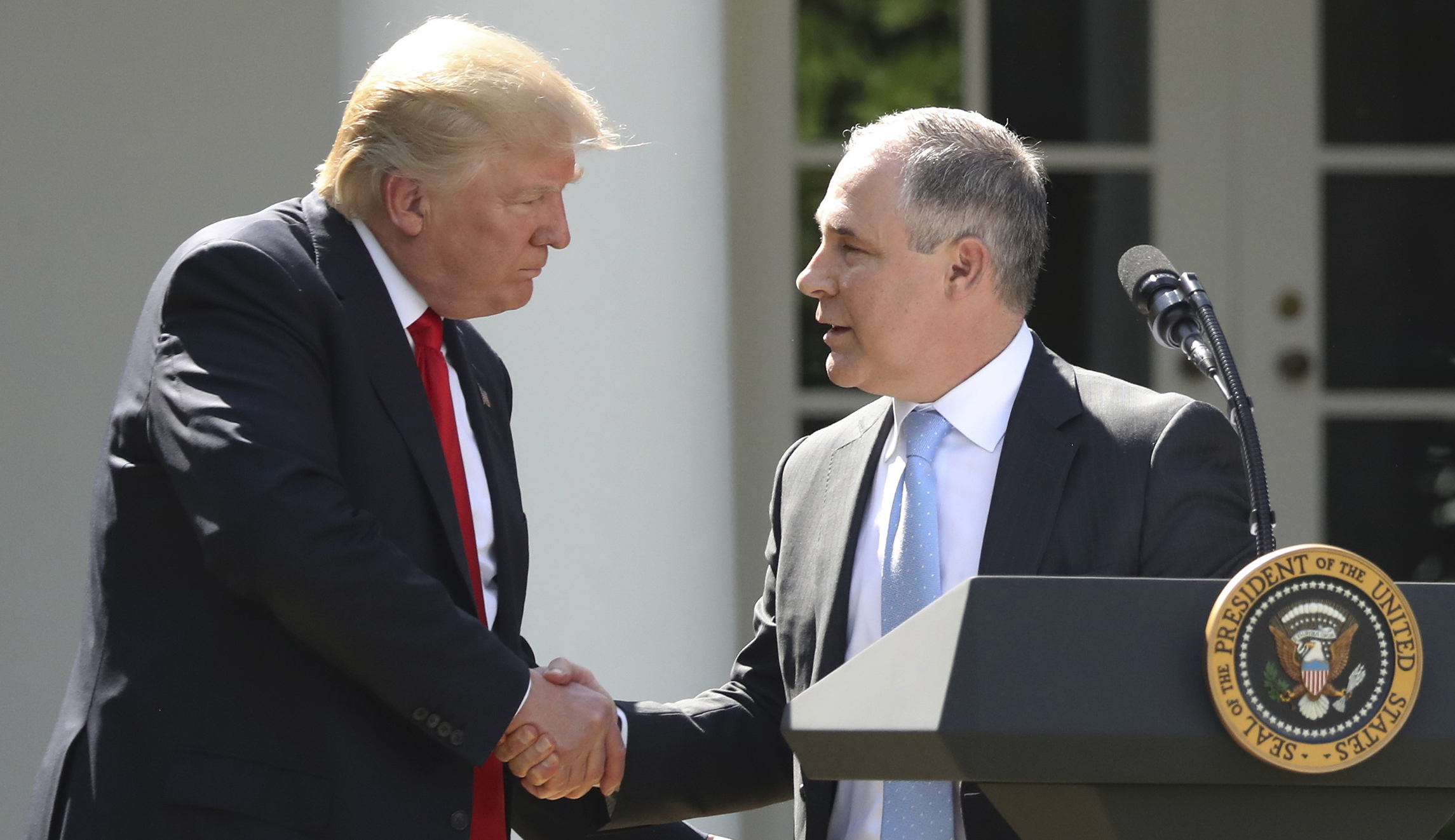 Trump praises ‘courageous’ Scott Pruitt, still reviewing ethics issues