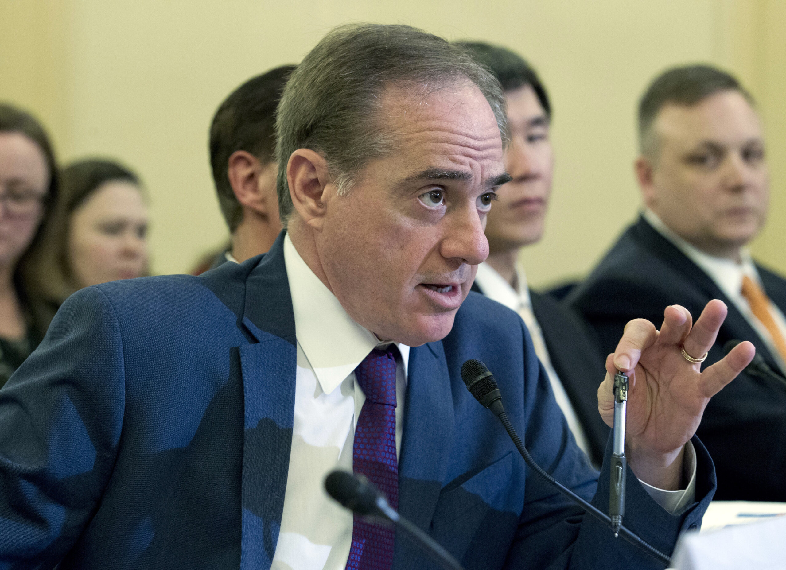 Senators signal support for Secretary Shulkin