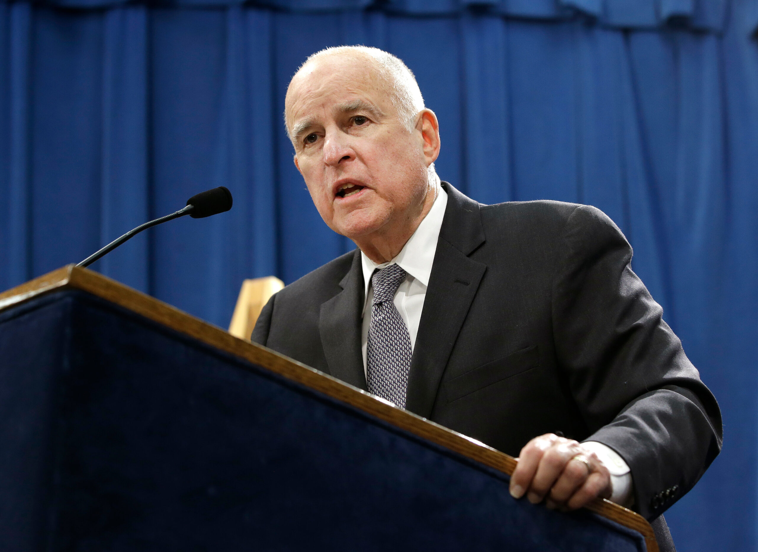 Jerry Brown’s final offer: National Guard won’t build the wall or enforce border laws